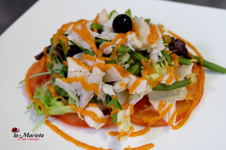 Restaurante La Marieta, Mollet del Vallès, Barcelona, menú diario a 11,60€,ensalada de merluza con langostinos