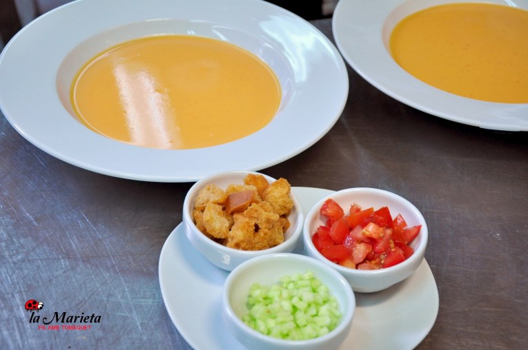 Restaurante La Marieta,Mollet del Valles, Barcelona, gazpacho , Menú degustación. Todos los viernes 25€ y los sábados 30€ , incluye mariscada.