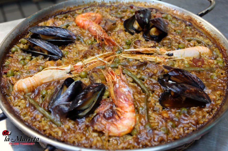 Una de las mejores paellas marineras de Barcelona en Mollet, restaurant la Marieta, cocina tradicional catalana