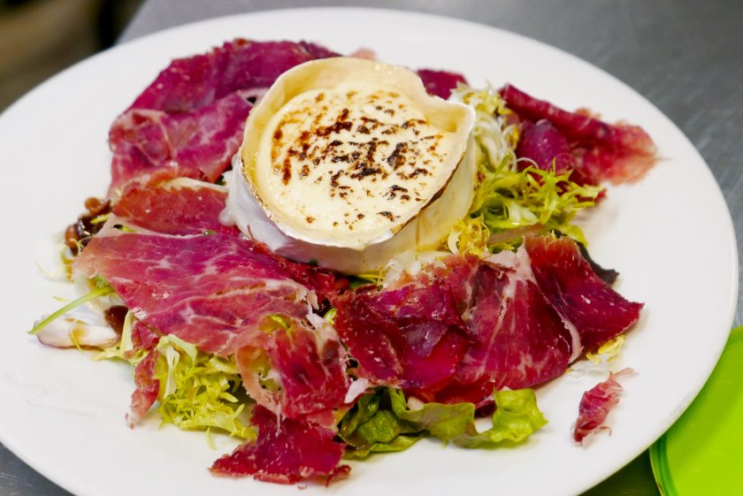 Comer en Mollet las deliciosas ensaladas de restaurant la Marieta