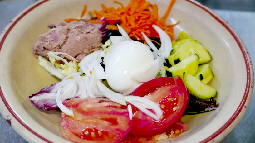 Ensalada Marieta elaborada con ingredientes naturales restaurant en Mollet
